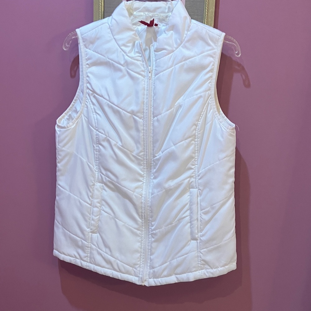 Red Camel White Quilted Vest